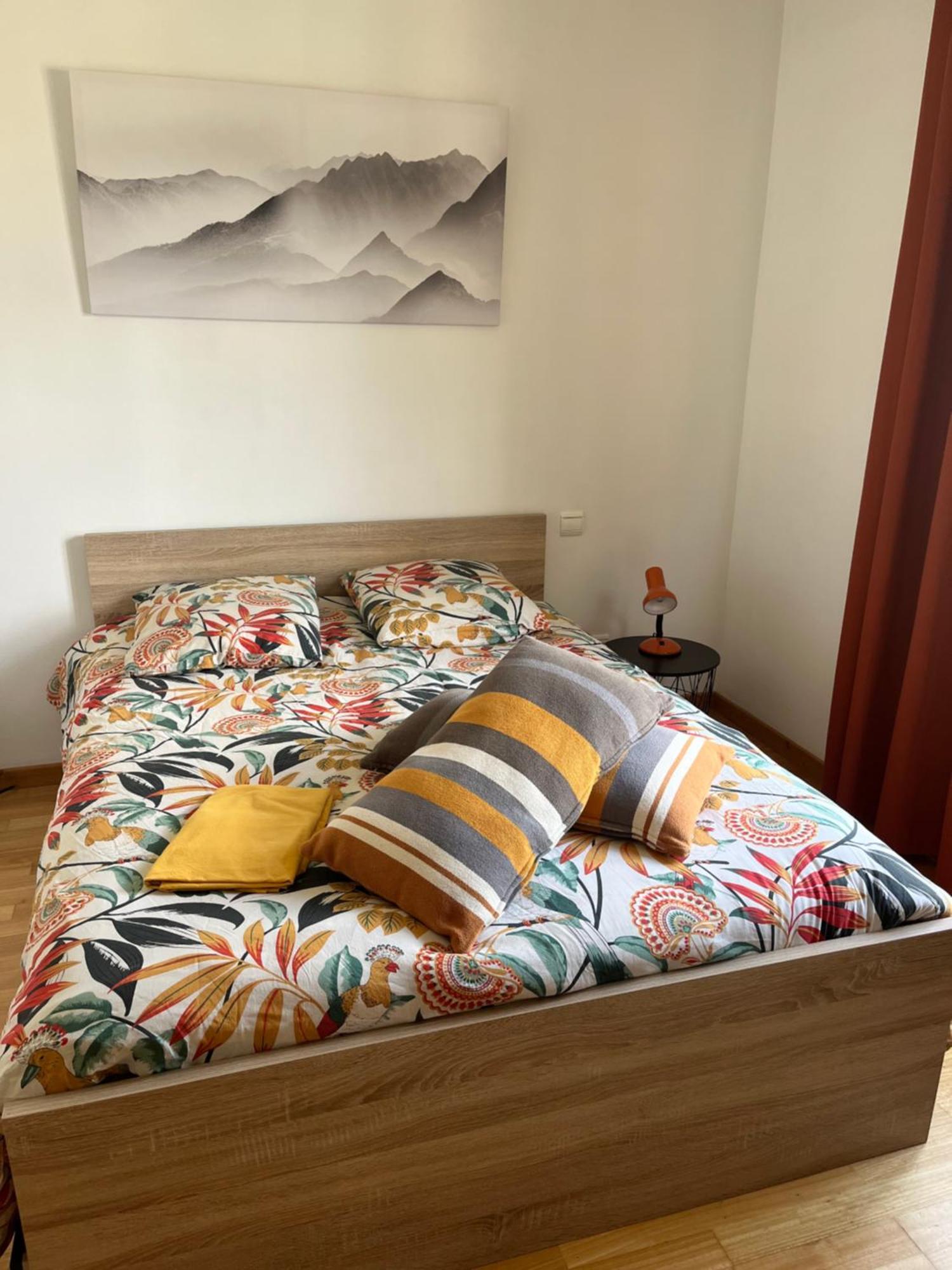 Agreable 2 Pieces Au Coeur De Thones Apartment Bagian luar foto