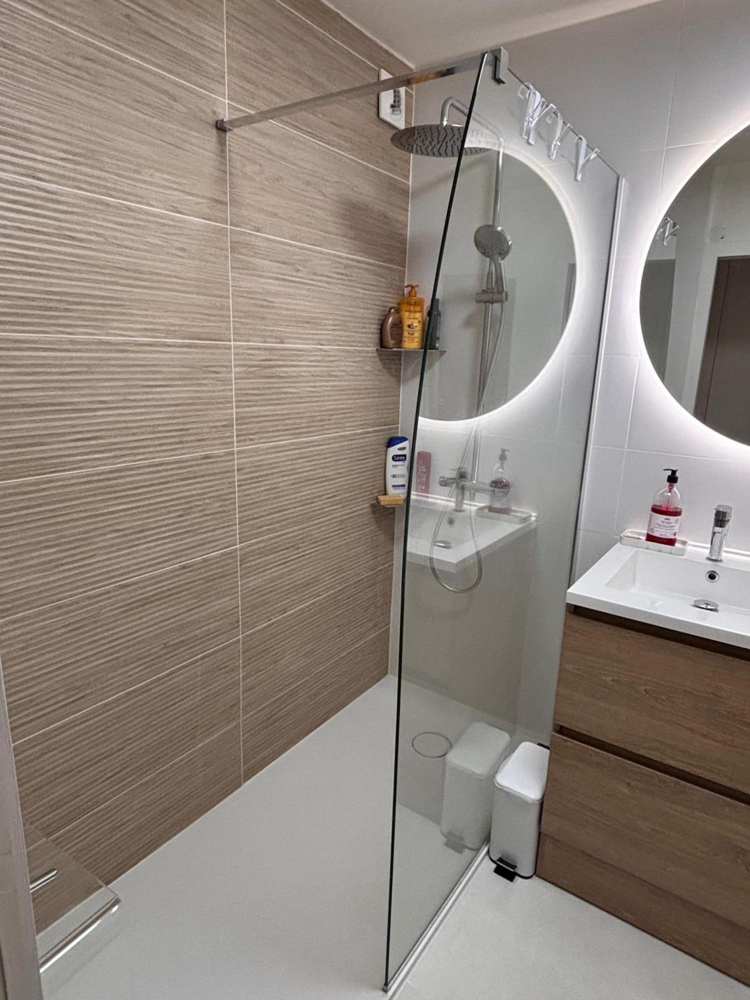 Agreable 2 Pieces Au Coeur De Thones Apartment Bagian luar foto