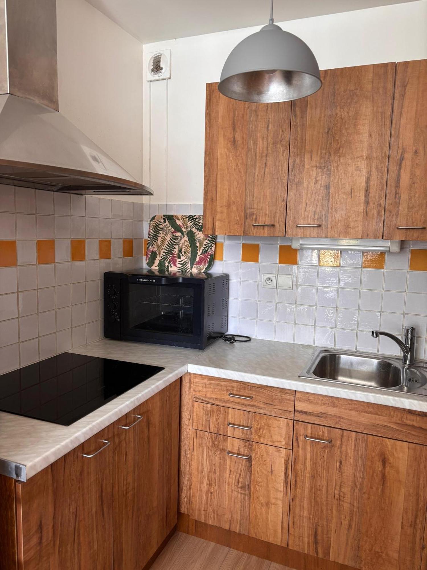Agreable 2 Pieces Au Coeur De Thones Apartment Bagian luar foto
