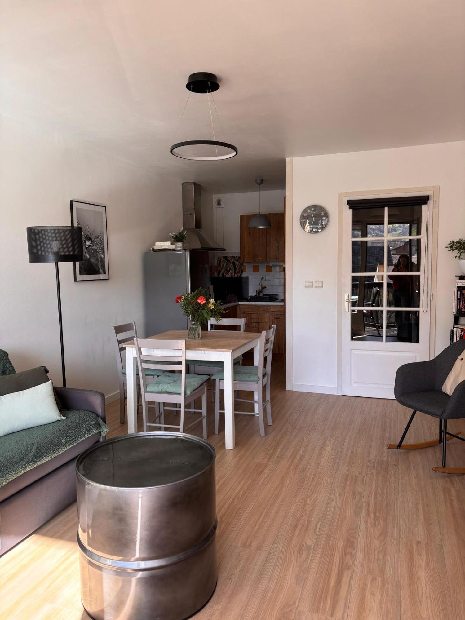 Agreable 2 Pieces Au Coeur De Thones Apartment Bagian luar foto