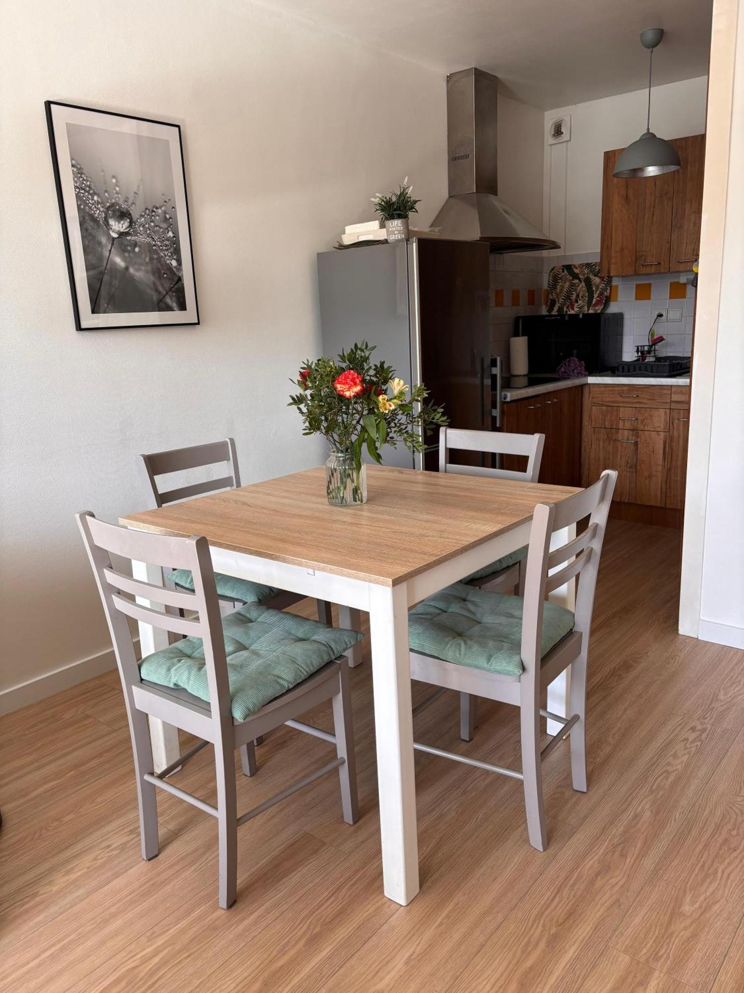 Agreable 2 Pieces Au Coeur De Thones Apartment Bagian luar foto