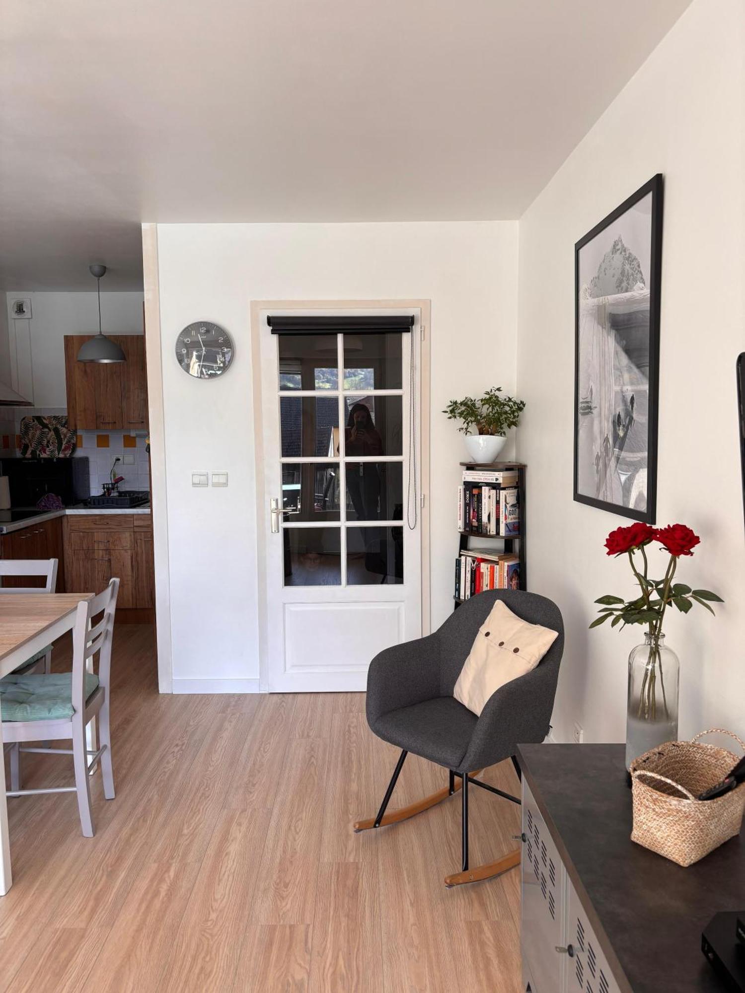 Agreable 2 Pieces Au Coeur De Thones Apartment Bagian luar foto