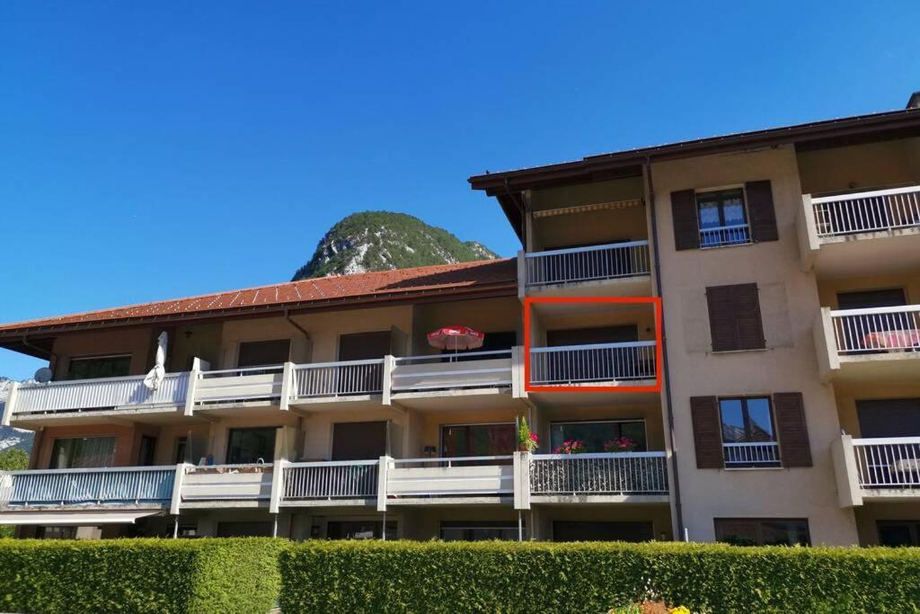 Agreable 2 Pieces Au Coeur De Thones Apartment Bagian luar foto